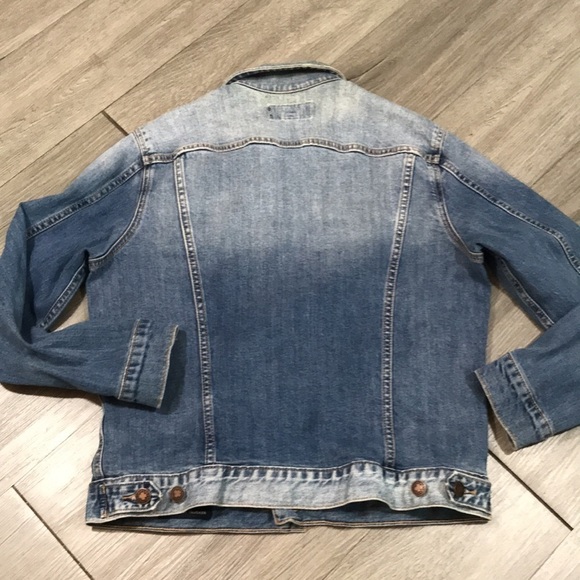 Lucky Brand “The Tomboy Trucker” Distressed Long Sleeve Vtg. Denim Jacket size L - Picture 10 of 10